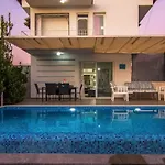 Calis 3 Bedroom With Private Pool Hot Tub フェティエ