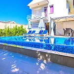 Calis 3 Bedroom With Private Pool Hot Tub ヴィラ