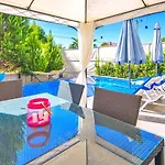 Calis 3 Bedroom With Private Pool Hot Tub
