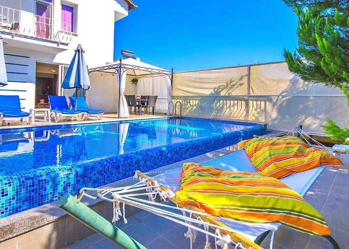 Calis 3 Bedroom With Private Pool Hot Tub Вилла
