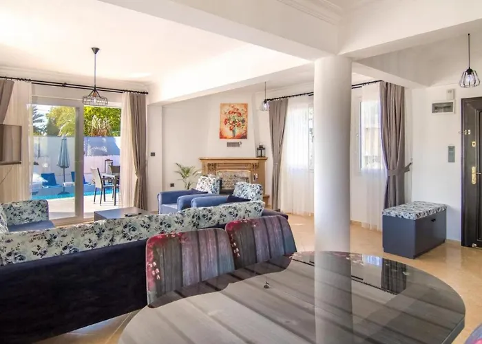 Calis 3 Bedroom With Private Pool Hot Tub Fethiye