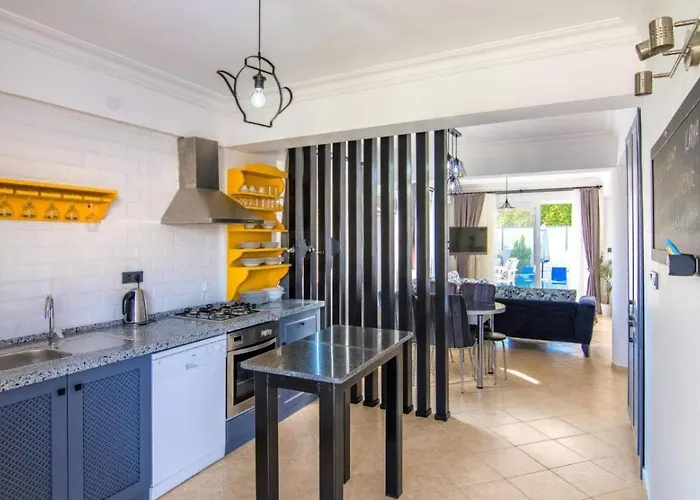 Calis 3 Bedroom With Private Pool Hot Tub Villa *