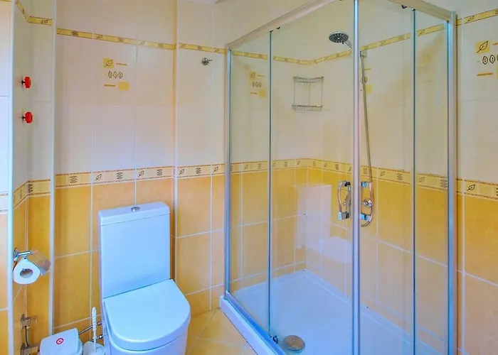 Calis 3 Bedroom With Private Pool Hot Tub Вилла *