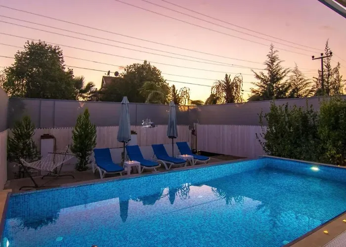 Villa Calis 3 Bedroom With Private Pool Hot Tub *