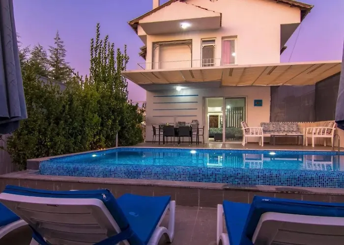 Вилла Calis 3 Bedroom With Private Pool Hot Tub Фетхие
